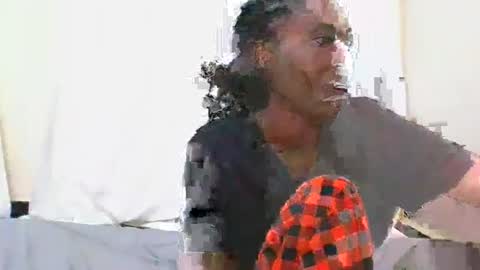 Snapshot of petiteblackjuicy chatting on August 1, 1:21 pm Amara online show from August 1, 1:21 pm