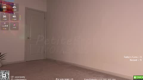 Snapshot of petitebrat chatting on November 1, 4:42 pm PiperAvery online show from November 1, 4:42 pm