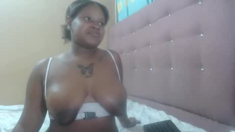 petitechocolatemommy online show from November 16, 12:27 am