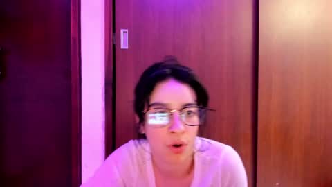 Snapshot of petitee_lunna chatting on February 3, 4:14 am Lunna online show from February 3, 4:14 am
