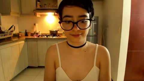 Lunna online show from June 12, 1:48 am