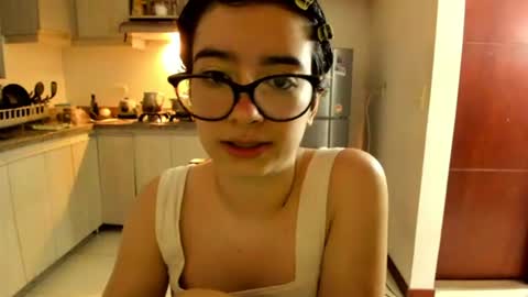 Lunna online show from June 13, 1:36 am