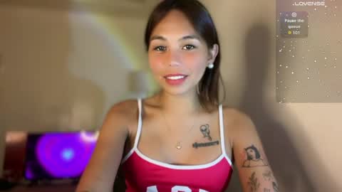 Snapshot of petitegirlx69 chatting on June 22, 7:16 am miss lisa online show from June 22, 7:16 am