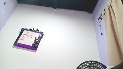 danna online show from December 14, 3:51 am