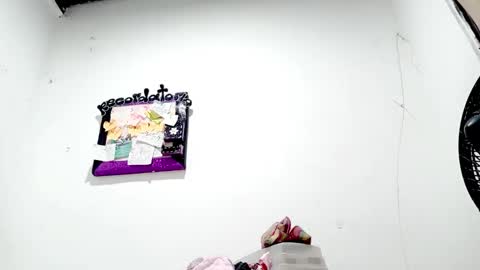 danna online show from November 17, 3:56 am