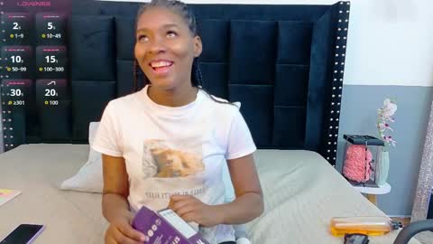 little sharon online show from June 3, 2:47 am