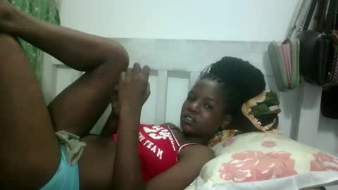 petitesweetchiq online show from September 15, 11:38 pm