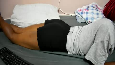 Snapshot of petitetasha chatting on September 9, 7:02 pm petitetasha online show from September 9, 7:02 pm