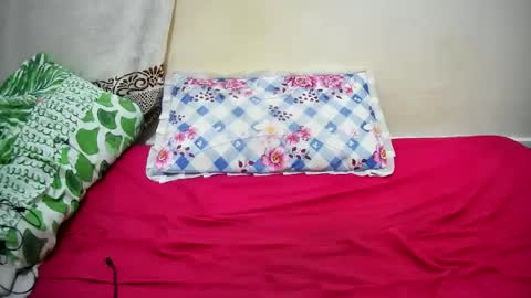 Snapshot of petitetasha chatting on September 15, 9:15 pm petitetasha online show from September 15, 9:15 pm