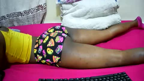 Snapshot of petitetasha chatting on October 16, 11:33 am petitetasha online show from October 16, 11:33 am