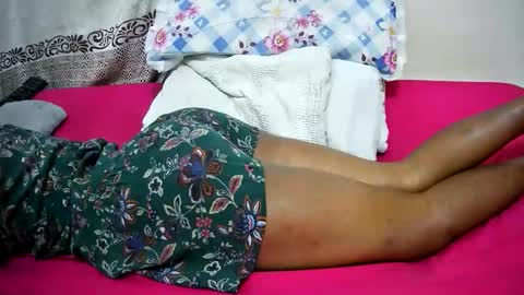 Snapshot of petitetasha chatting on October 17, 6:10 pm petitetasha online show from October 17, 6:10 pm