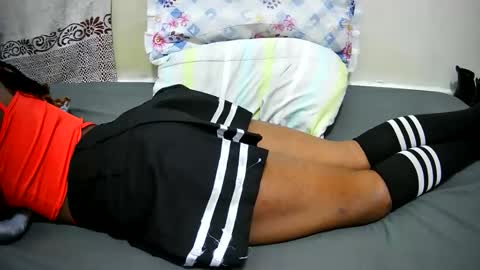 Snapshot of petitetasha chatting on November 30, 8:18 am petitetasha online show from November 30, 8:18 am