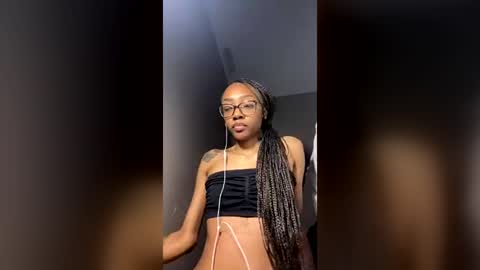 Snapshot of petitetingz chatting on July 2, 7:25 am petitetingz online show from July 2, 7:25 am