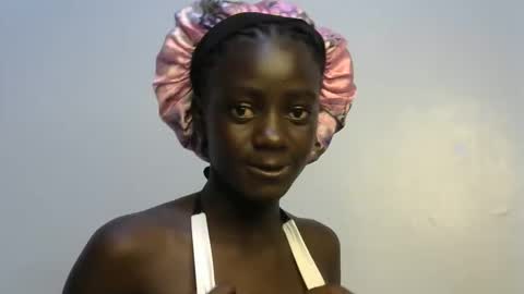 petitte_gyaal online show from October 12, 6:29 pm