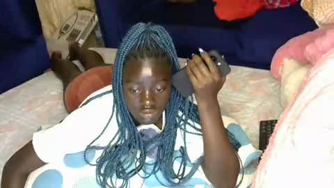 petitte_gyaal online show from December 1, 6:18 am