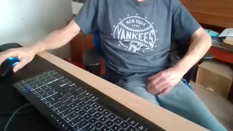 petitwilly online show from December 15, 9:35 am