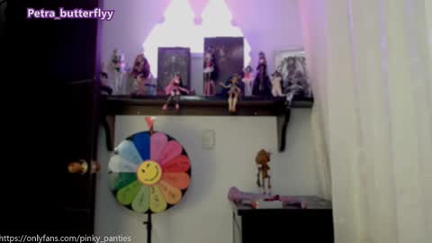 i.. .U can call me Nick ....    Help me to reach 200 thumbs up online show from March 11, 4:10 am