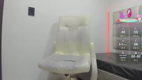 peyton_wat online show from September 12, 11:54 am