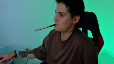 peytonbox online show from October 18, 12:28 pm