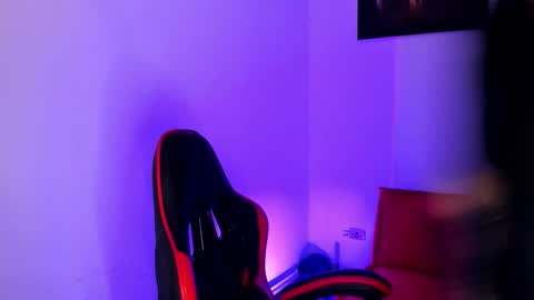 peytonbox online show from December 3, 11:30 am