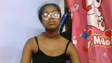 phania185885 online show from June 9, 5:19 am