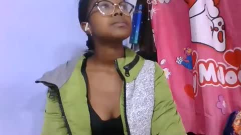 phania185885 online show from June 10, 6:12 am