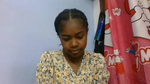 phania185885 online show from June 15, 5:37 pm