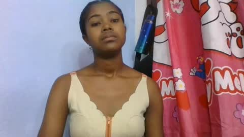 phania185885 online show from June 16, 5:43 am