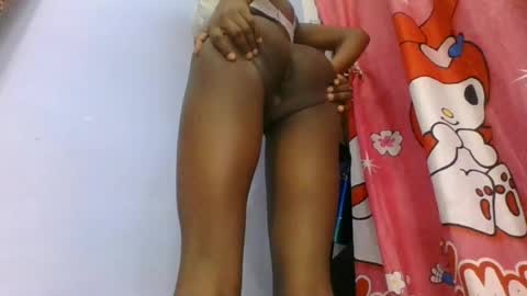 phania185885 online show from June 17, 5:54 am
