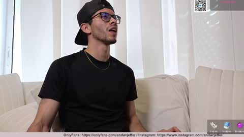 Snapshot of phantom_bigger1 chatting on December 13, 8:58 pm phantom_bigger1 online show from December 13, 8:58 pm