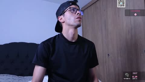 Snapshot of phantom_bigger1 chatting on January 13, 10:56 pm phantom_bigger1 online show from January 13, 10:56 pm