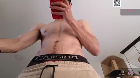 Snapshot of phantom_bigger1 chatting on February 15, 2:00 pm phantom_bigger1 online show from February 15, 2:00 pm