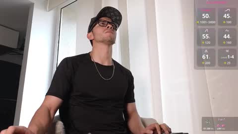 Snapshot of phantom_bigger1 chatting on September 13, 1:44 pm phantom_bigger1 online show from September 13, 1:44 pm