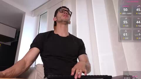 Snapshot of phantom_bigger1 chatting on September 14, 1:10 pm phantom_bigger1 online show from September 14, 1:10 pm