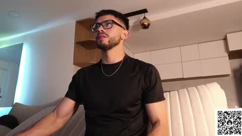 phantom_bigger1 online show from February 5, 8:19 am