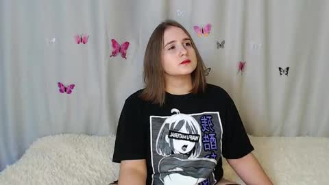 Snapshot of phantommira chatting on December 13, 7:10 pm phantommira online show from December 13, 7:10 pm