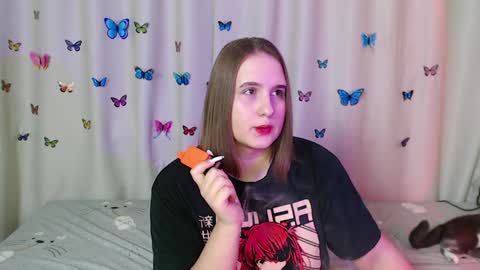 Snapshot of phantommira chatting on January 14, 7:11 pm phantommira online show from January 14, 7:11 pm