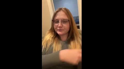 Snapshot of phatassblond chatting on January 10, 12:06 am PhatAssBlond online show from January 10, 12:06 am