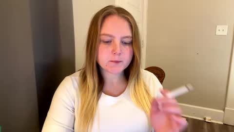 Snapshot of phatassblond chatting on January 25, 5:40 pm PhatAssBlond online show from January 25, 5:40 pm