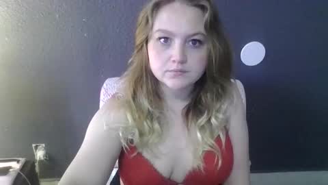 Snapshot of phatassblond chatting on March 1, 6:43 pm PhatAssBlond online show from March 1, 6:43 pm