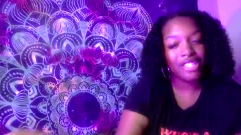 Snapshot of phatjuicypeach chatting on January 17, 1:43 am Destiny Adams online show from January 17, 1:43 am