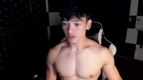 Snapshot of philhotbody chatting on December 14, 10:53 am AJ online show from December 14, 10:53 am