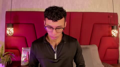 Milo online show from April 21, 11:38 am