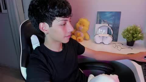Snapshot of philipe_moonlight_ chatting on September 13, 1:38 am Phil.   INDEPENDENT MODEL online show from September 13, 1:38 am