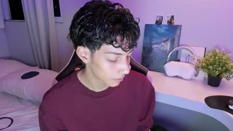 Snapshot of philipe_moonlight_ chatting on December 3, 6:21 am Phil. INDEPENDENT MODEL online show from December 3, 6:21 am