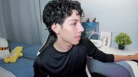 Snapshot of philipe_moonlight_ chatting on December 20, 10:00 am Phil. INDEPENDENT MODEL online show from December 20, 10:00 am