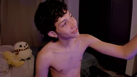 Snapshot of philipe_moonlight_ chatting on June 18, 1:06 am Phil. INDEPENDENT MODEL online show from June 18, 1:06 am