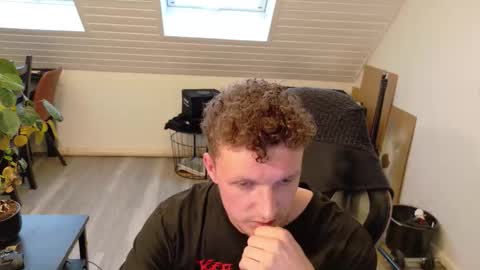 Snapshot of philipp_gtx chatting on September 16, 5:25 pm philipp_gtx online show from September 16, 5:25 pm