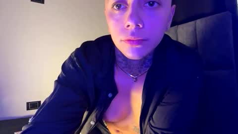 PHILLIP online show from December 3, 12:25 pm