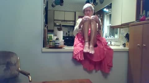 Snapshot of phillipa1023 chatting on March 11, 11:48 pm phillipa online show from March 11, 11:48 pm